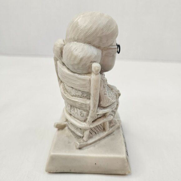 1968 Russ Berrie & Co. World's Greatest Grandma Unbreakable Figurine - Picture 4 of 10